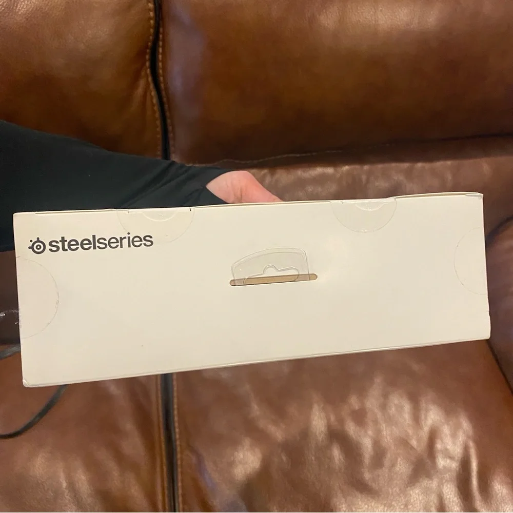 Wireless Remote Control for Apple T.V & Mac products NWT